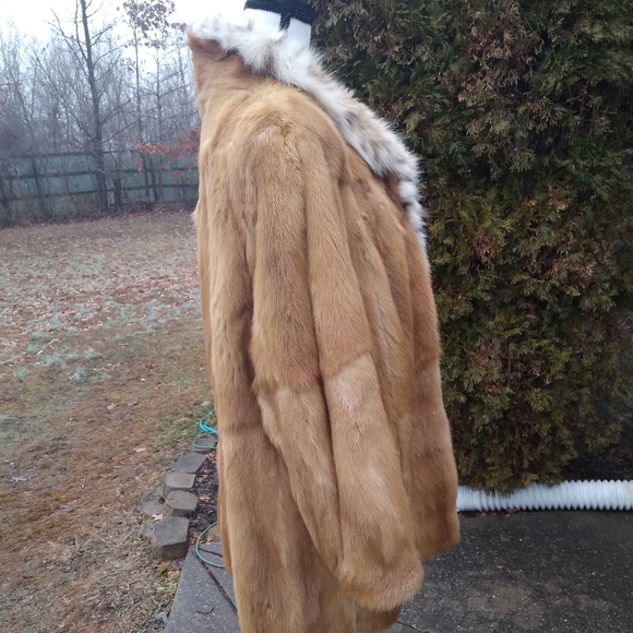 RARE WHISKEY MINK COAT with LYNX COLLAR..NWOT - Picture 4 of 11